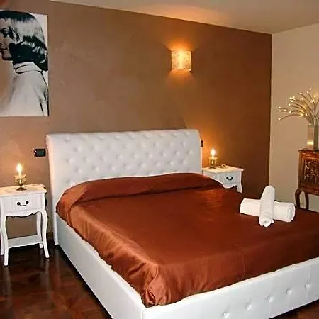 Frühstückspension Chic 4*