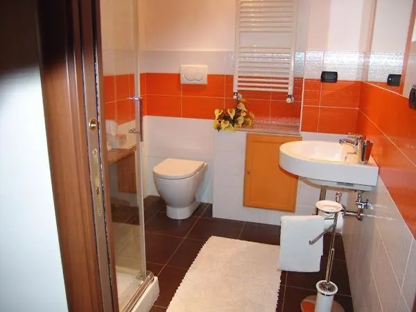 Chic 3*