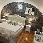 Bed and Breakfast Chic
